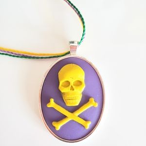 Pirate skull and crossbones Mardi Gras necklace